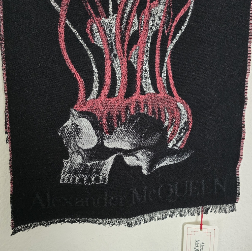 Alexander McQueen Wool Skull Large Scarf Black Red - Picture 4 of 8